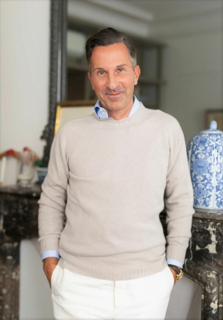 AK MC Greige Pull à col ras du cou en cachemire uni