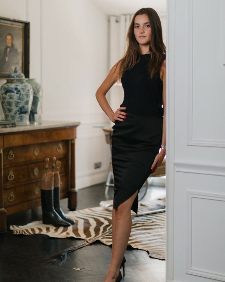 AK MC Top sans manches à col rond en coton cachemire noir pour femme