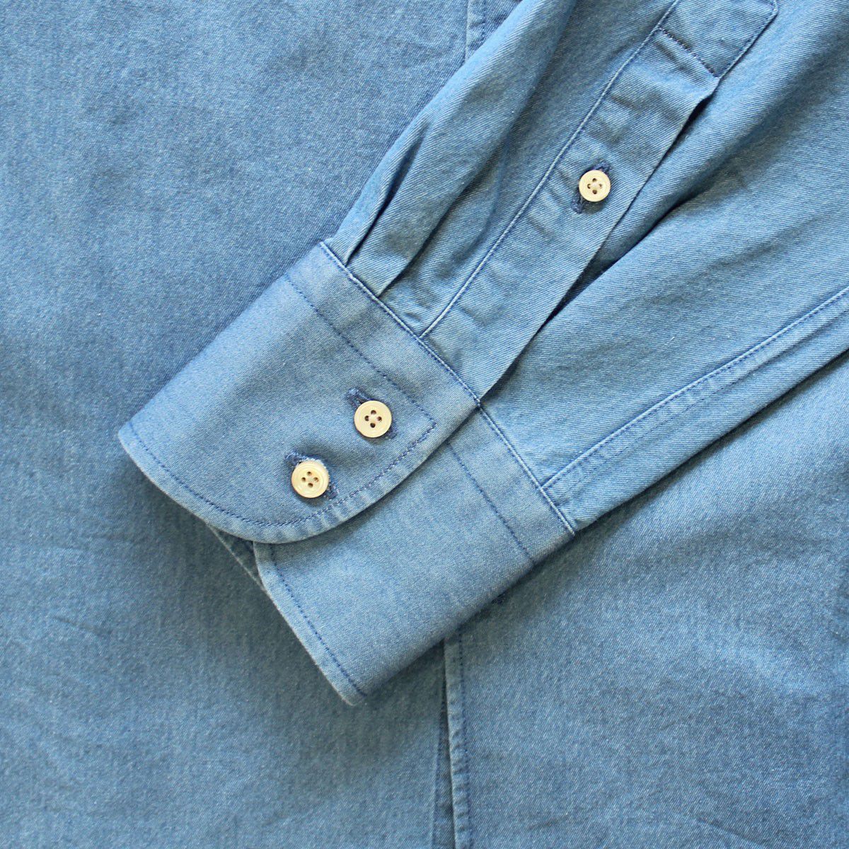 AK MC Camicia firmata in denim lavato con polsino a bottoni