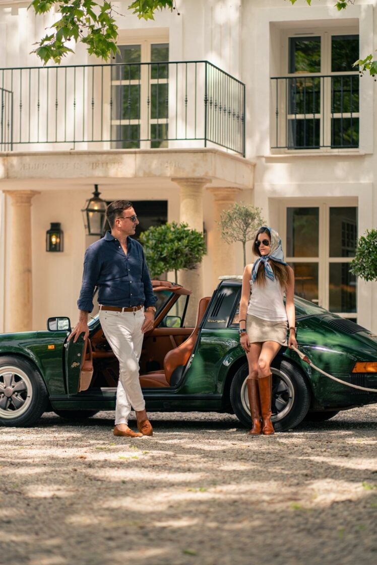 AK MC Top sans manches à col rond en coton cachemire écru pour femme