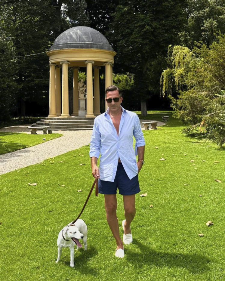 AK MC Navy linen Riviera Bermuda shorts